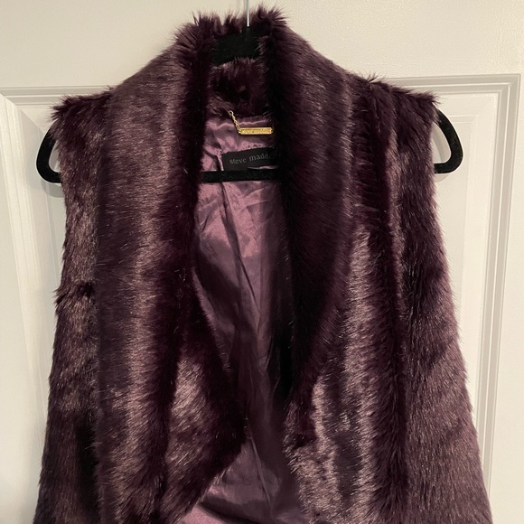 Steve Madden Faux Fur Vest Color Plum - Picture 7 of 12